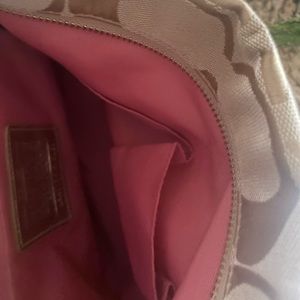 Coach bag, barely used. Excellent condition.